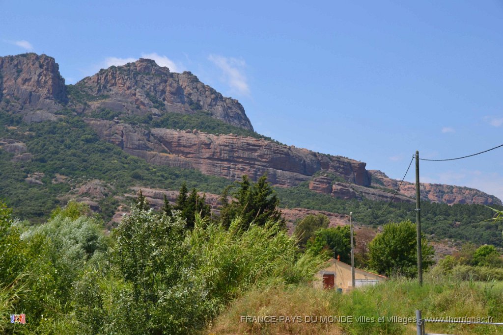 Lac Arena 16 juin 2013 29.JPG - Le rocher de Roquebrune sur Argens. 16 juin 2013